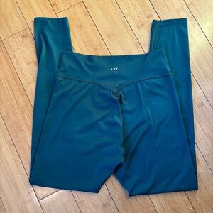 Four Three Seven 437 The V Legging